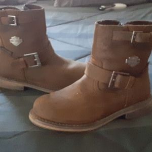 Harley Davidson's brown  boots